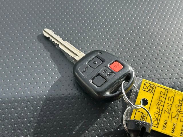 Used 2013 Toyota FJ Cruiser 4WD w/ Convenience Pkg image 19