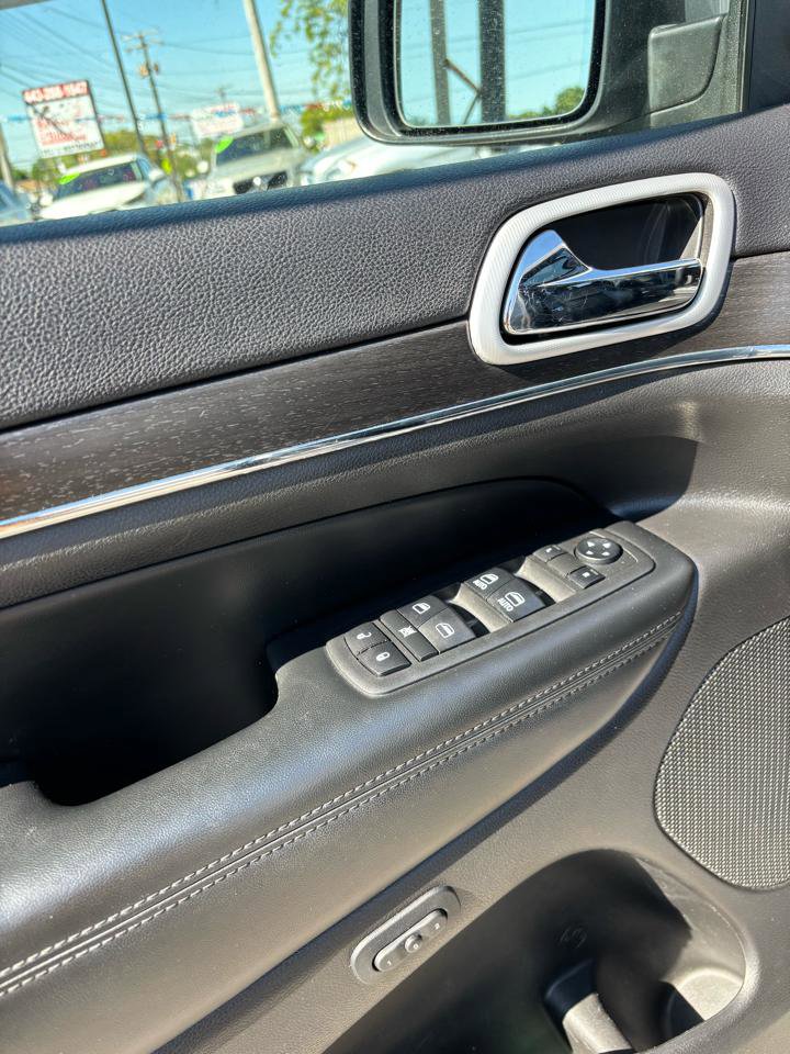 Used 2018 Jeep Grand Cherokee Limited image 8