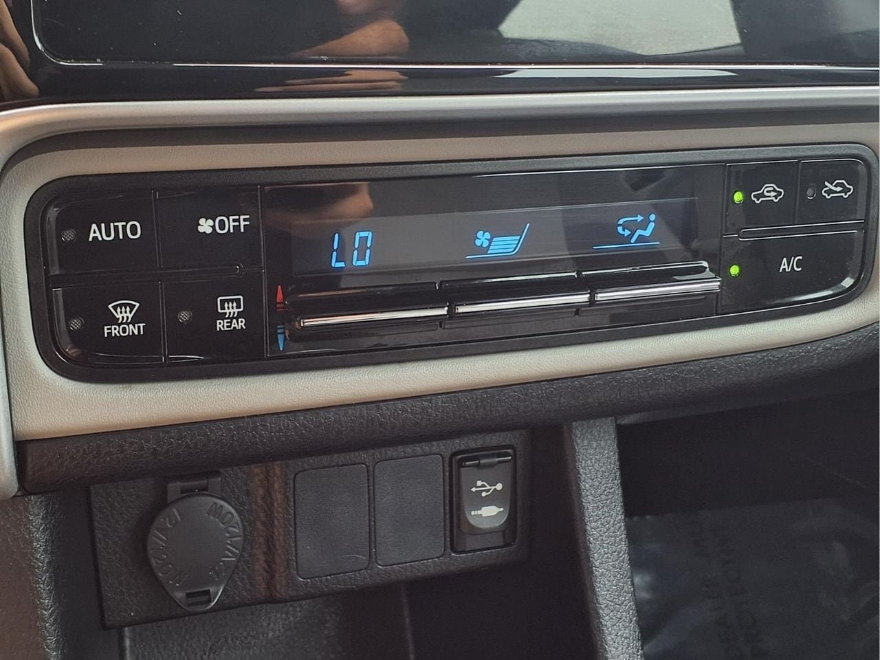 Certified 2019 Toyota Corolla LE FWD image 15