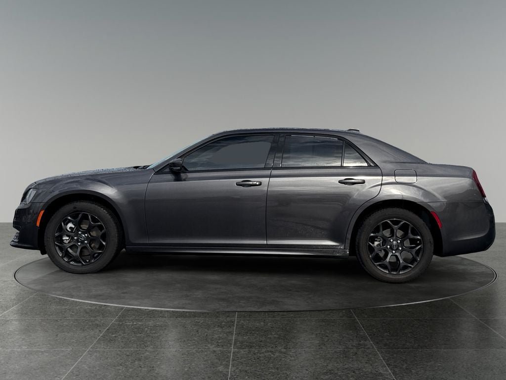 Used 2022 Chrysler 300 Touring L w/ Popular Equipment Group AWD/4WD image 5