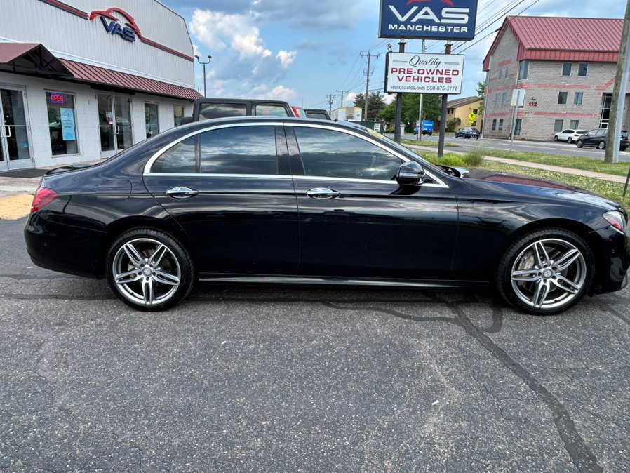 Used 2017 Mercedes-Benz E 300 4MATIC image 4