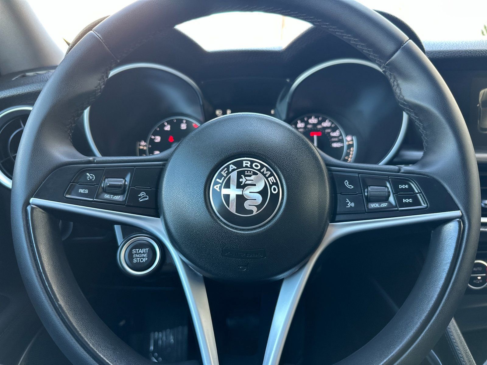Used 2019 Alfa Romeo Stelvio image 26