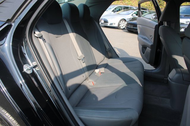 Used 2022 Hyundai Elantra SE image 21