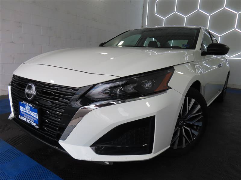 Used 2025 Nissan Altima 2.5 SV FWD image 1