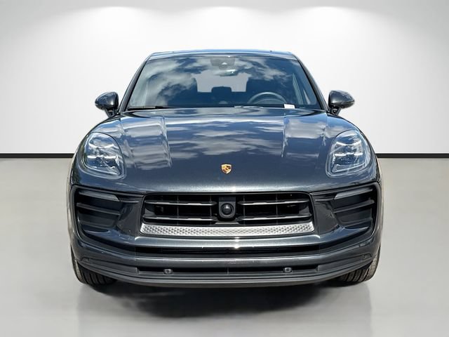 Certified 2025 Porsche Macan AWD/4WD image 8
