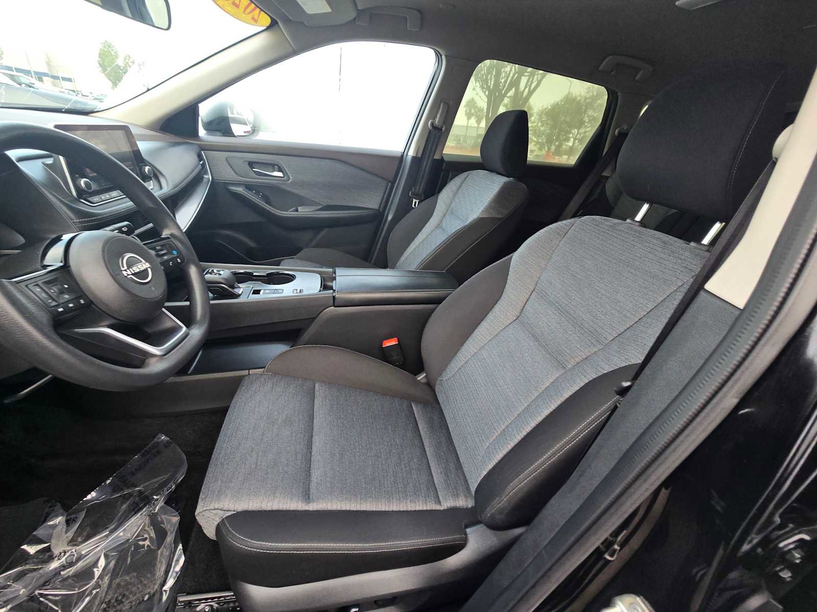 Used 2023 Nissan Rogue SV image 23