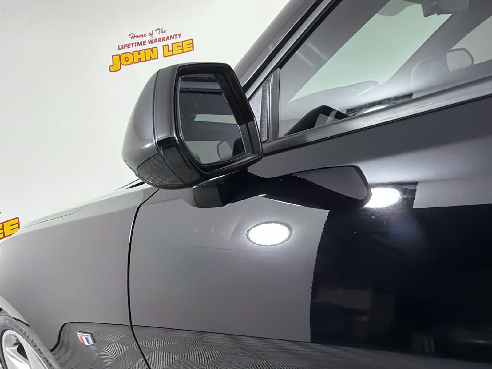 Used 2018 Chevrolet Camaro SS RWD image 13