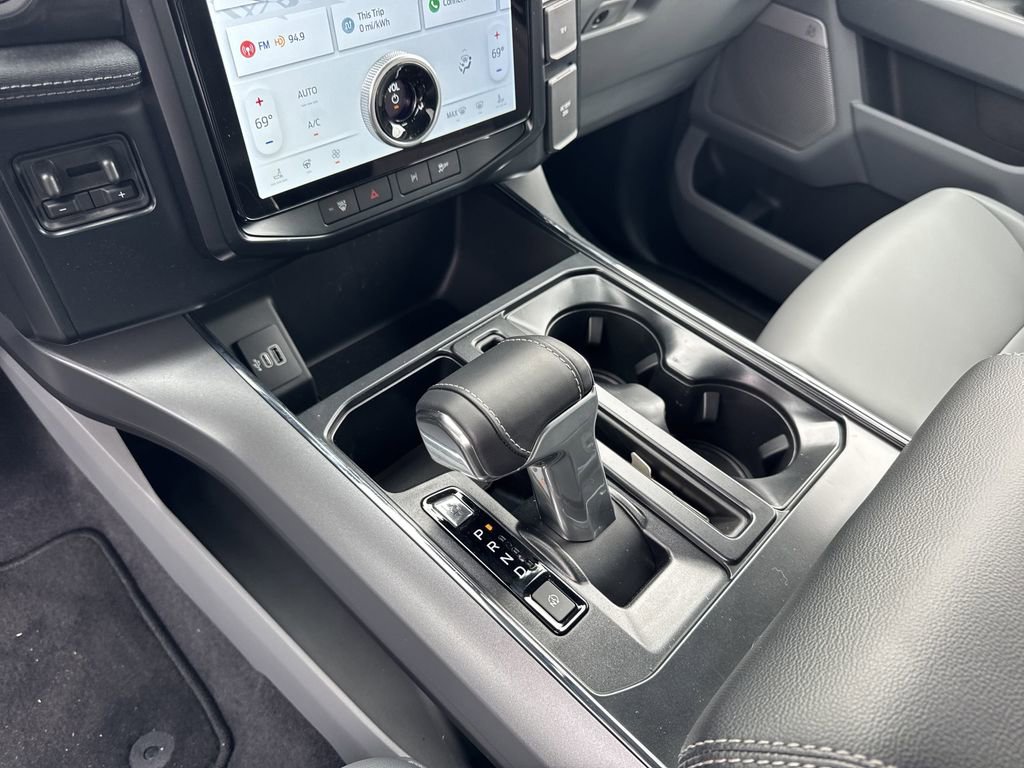 New 2025 Ford F150 Lightning Flash AWD/4WD image 31
