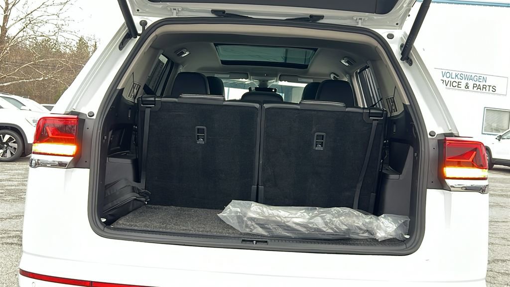 Certified 2023 Volkswagen Atlas SEL Premium image 18