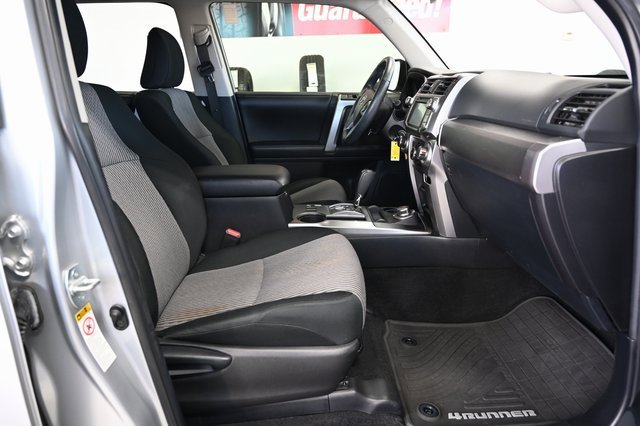 Used 2016 Toyota 4Runner SR5 image 9