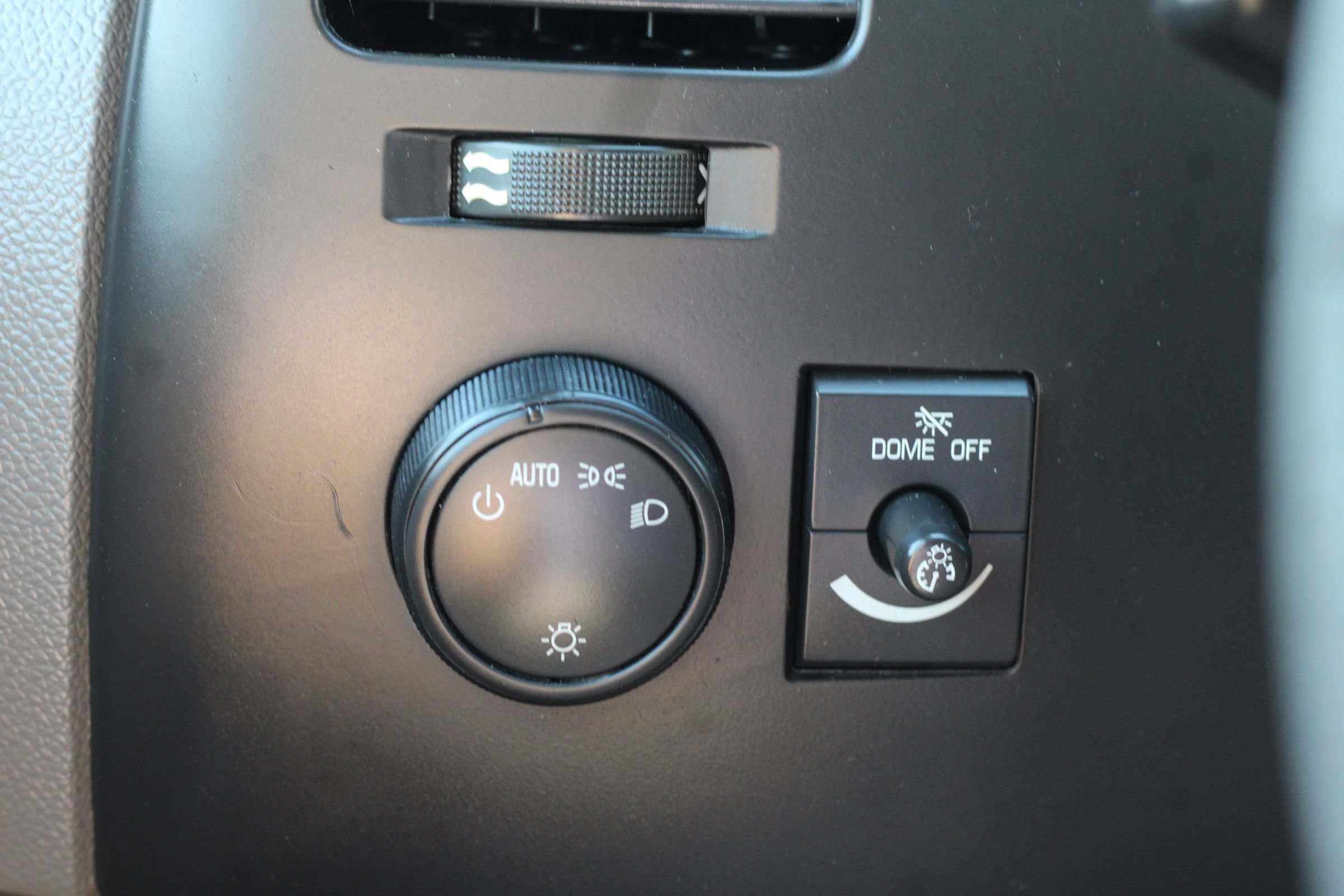 Used 2011 Chevrolet Silverado 2500 W/T w/ Snow Plow Prep Package AWD/4WD image 18