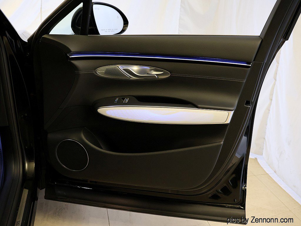 Used 2026 Genesis GV70 2.5T Advanced image 34