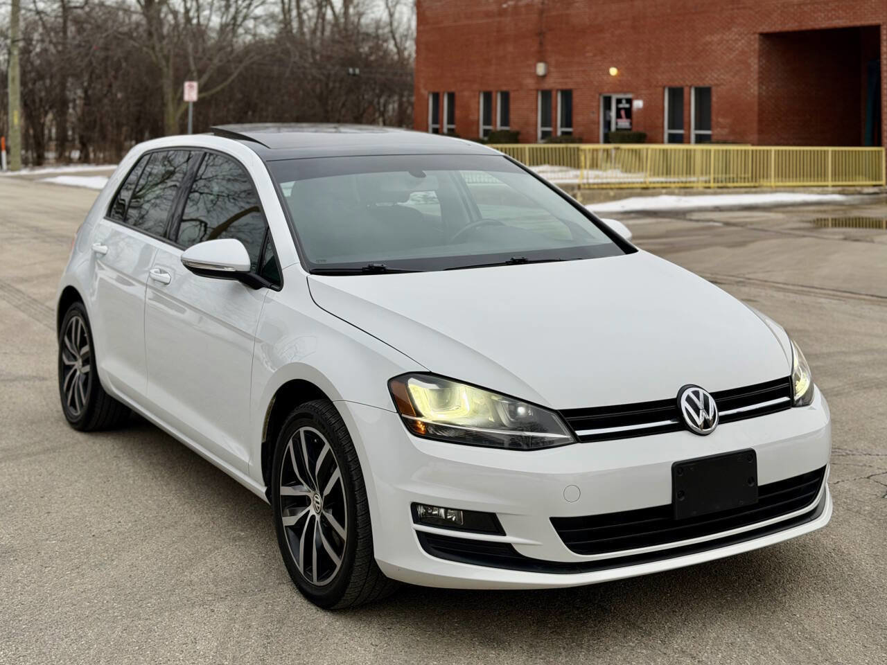 Used 2015 Volkswagen Golf SE