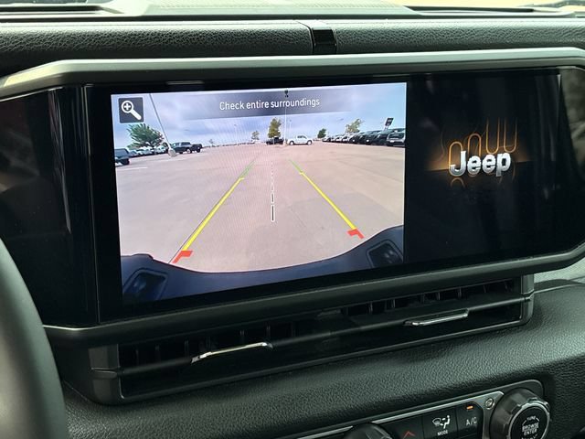 Used 2024 Jeep Gladiator Sport AWD/4WD image 23