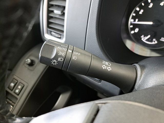 Used 2022 Nissan Frontier SV image 21