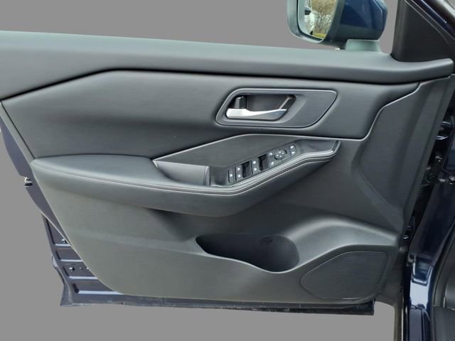 Used 2026 Nissan Rogue SV image 16