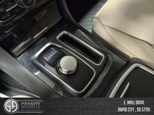 Used 2023 Chrysler 300 Touring L w/ Comfort Group image 22