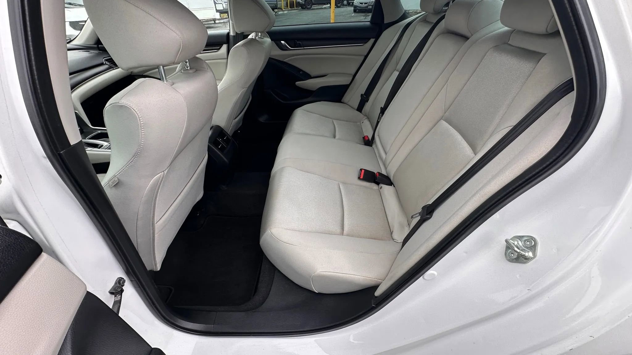 Used 2018 Honda Accord EX image 11