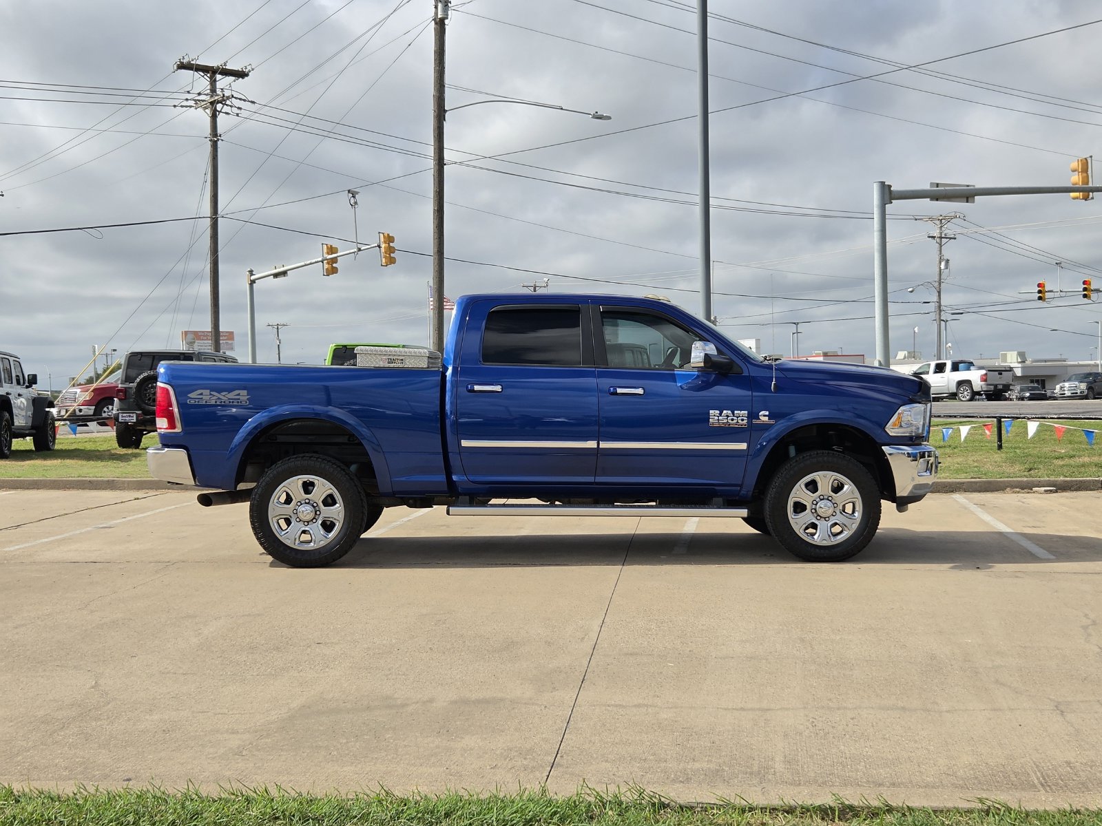 Used 2017 RAM 2500 Laramie w/ Convenience Group AWD/4WD image 7