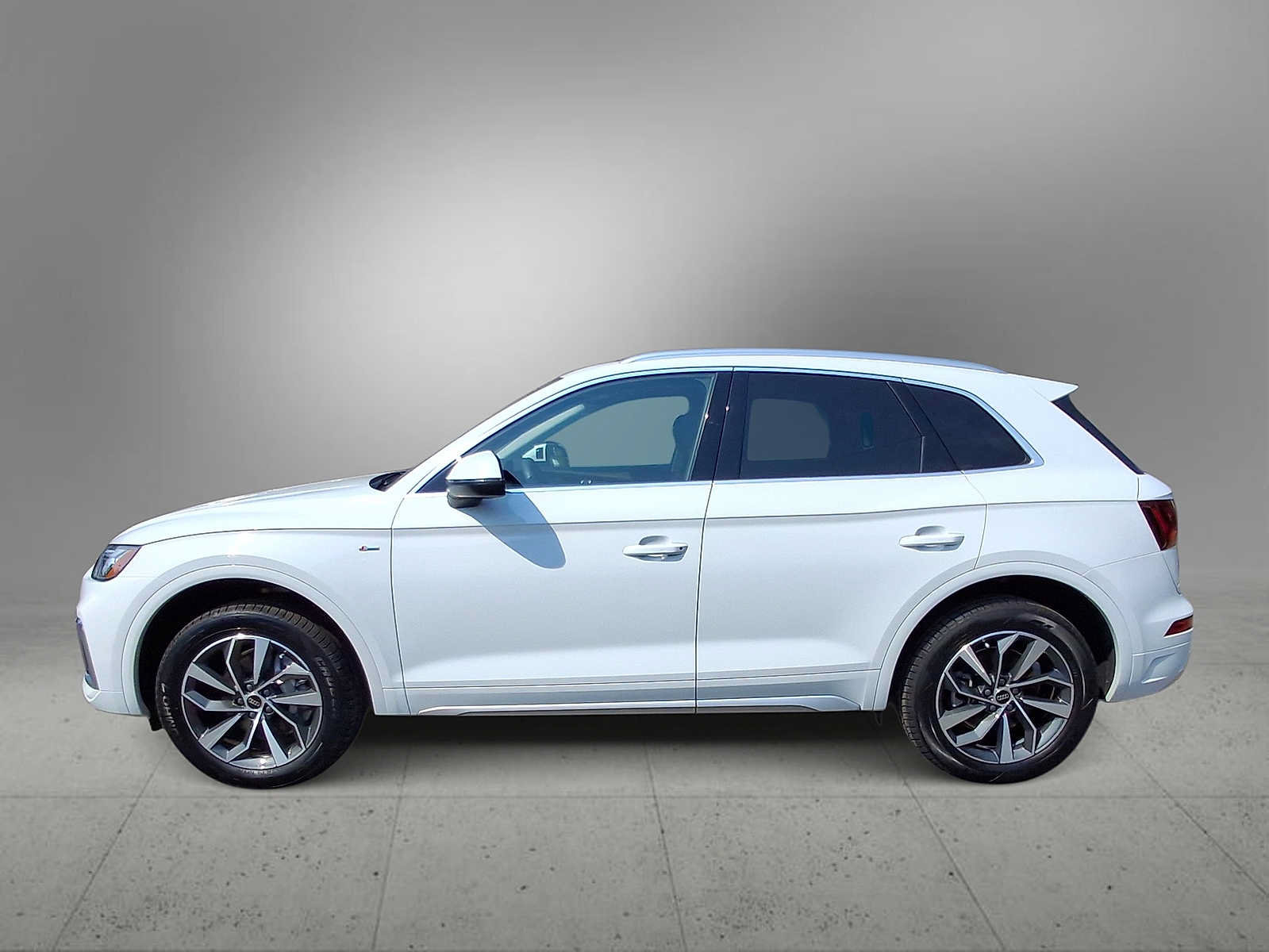 Certified 2024 Audi Q5 2.0T Premium w/ Convenience Package AWD/4WD image 5
