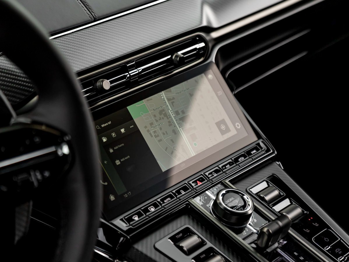 Used 2026 Aston Martin V8 Vantage Convertible RWD image 19