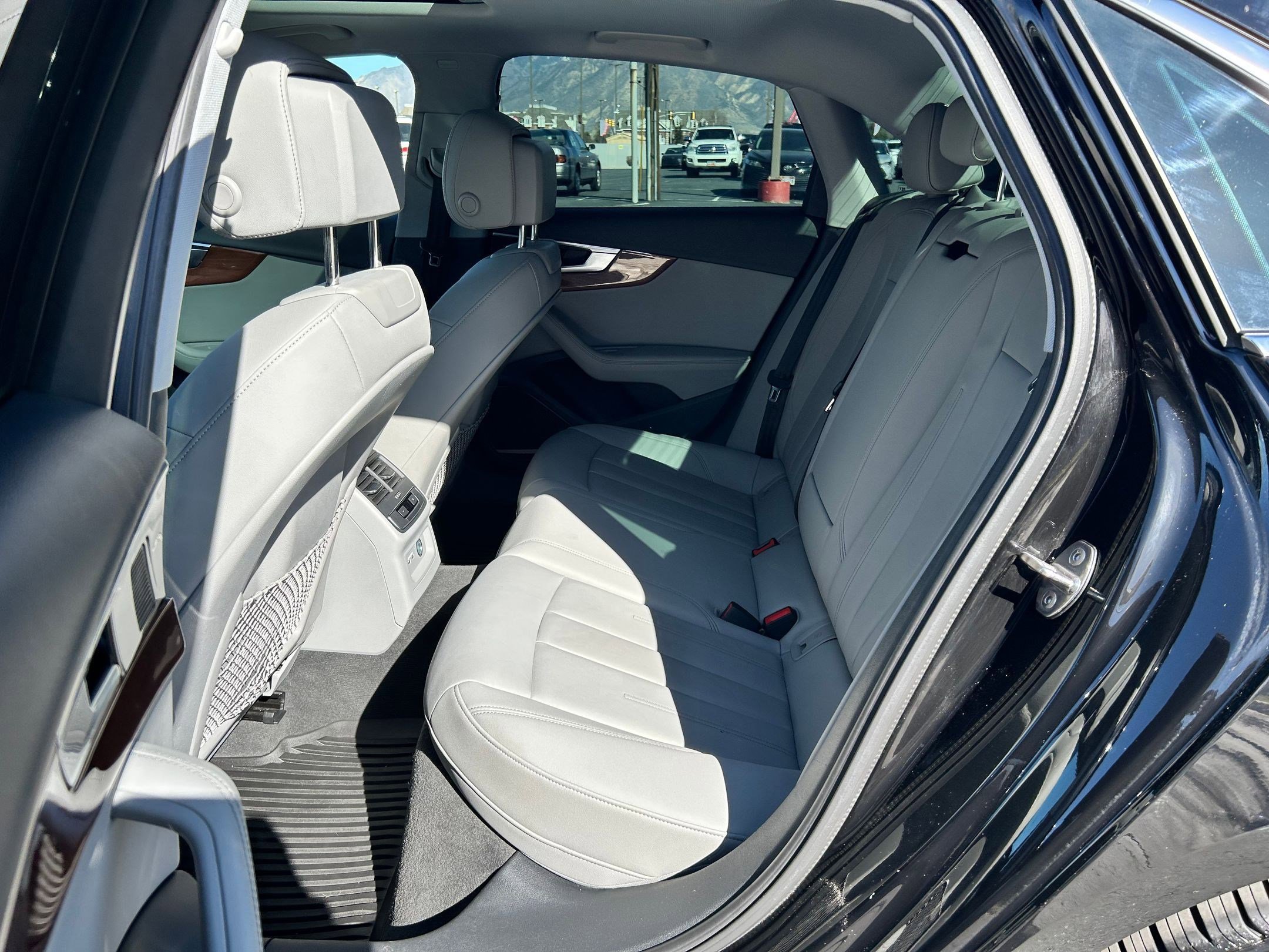 Used 2022 Audi A4 2.0T Premium Plus w/ Premium Plus Package image 24