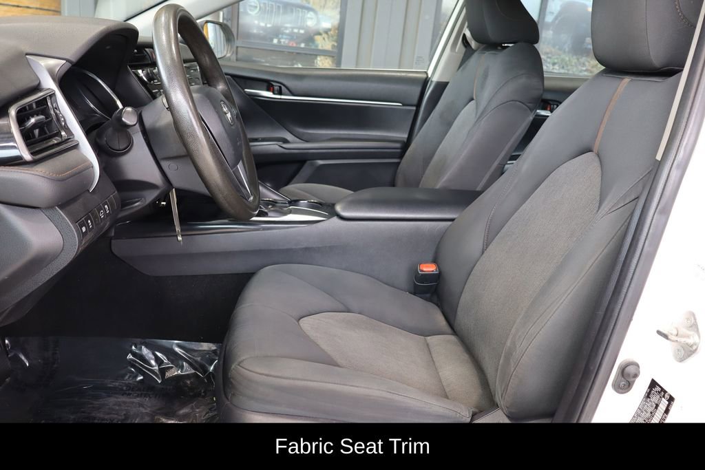 Used 2019 Toyota Camry LE image 10