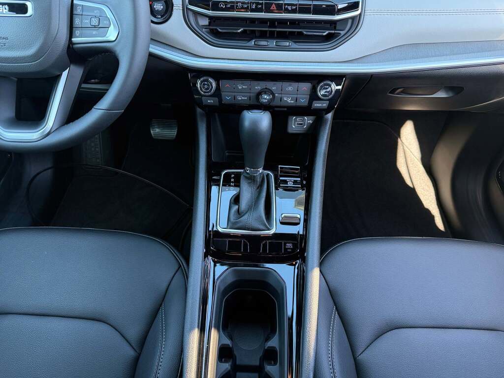 New 2026 Jeep Compass Limited image 21