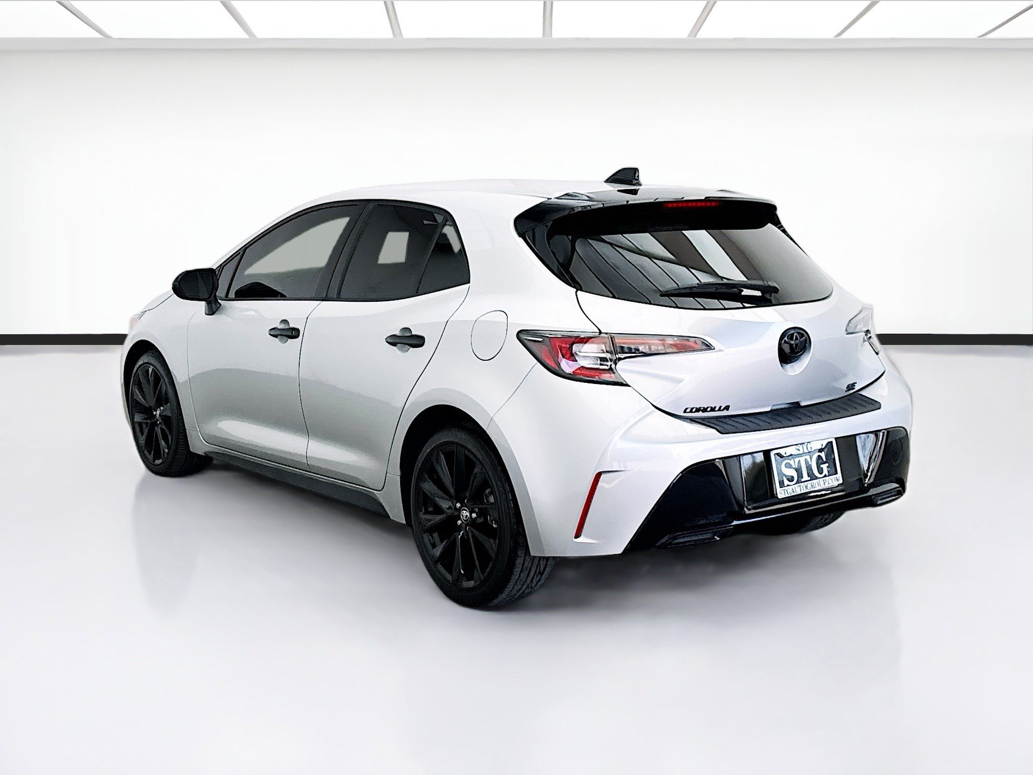 Used 2022 Toyota Corolla SE w/ Carpet Mat Package (TMS) FWD image 6