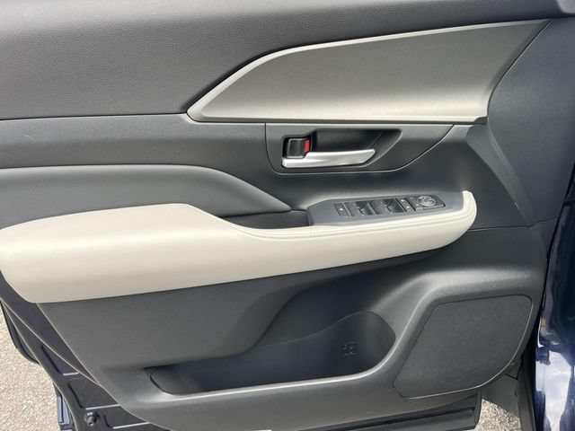Used 2024 Toyota Grand Highlander AWD image 30