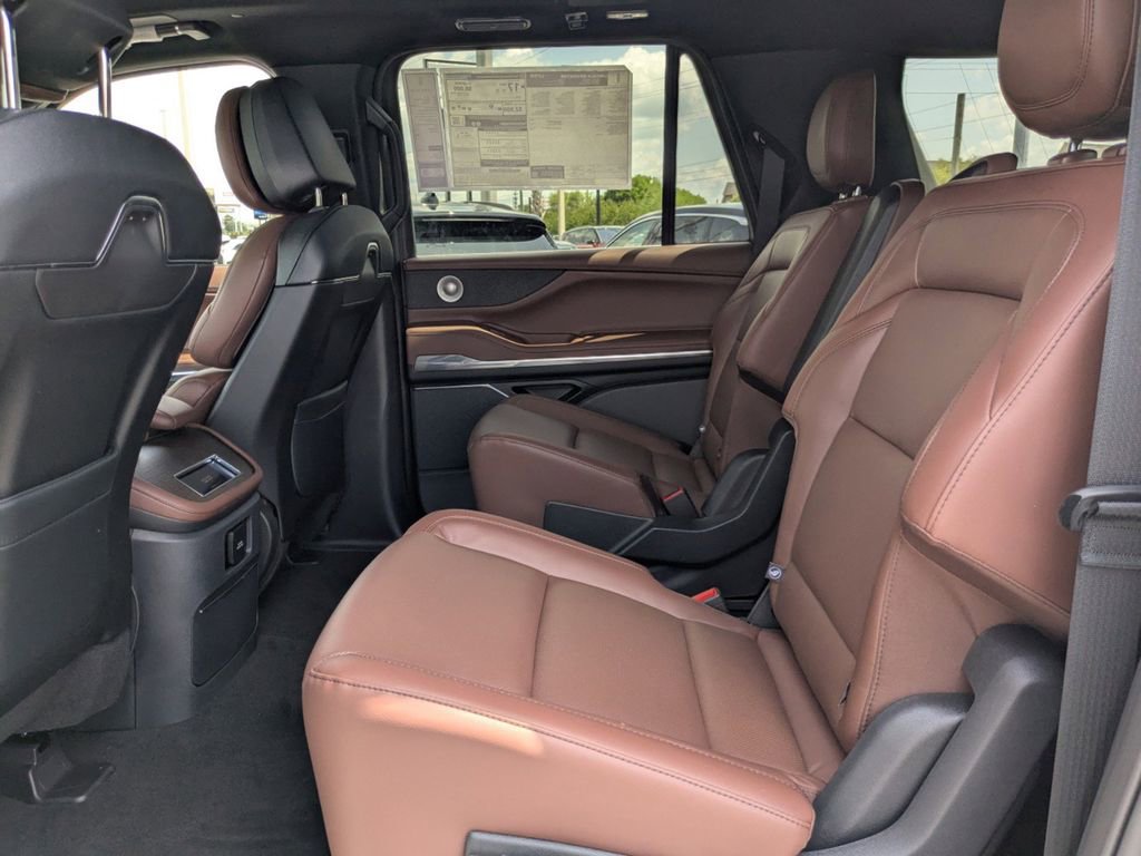 New 2026 Lincoln Navigator L Reserve AWD/4WD image 15