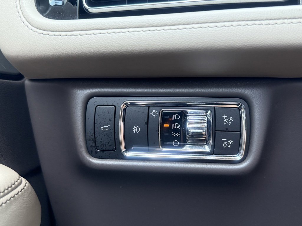 Used 2023 Lincoln Aviator Reserve w/ Equipment Group 201A image 28