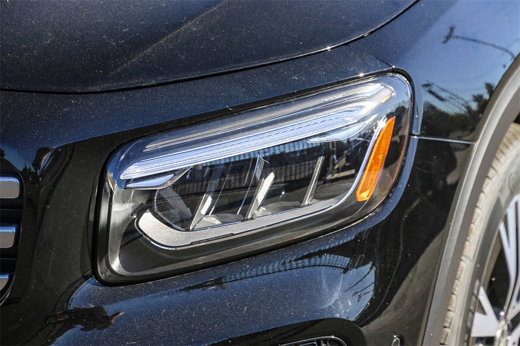 Used 2024 Mercedes-Benz GLB 250 4MATIC image 8