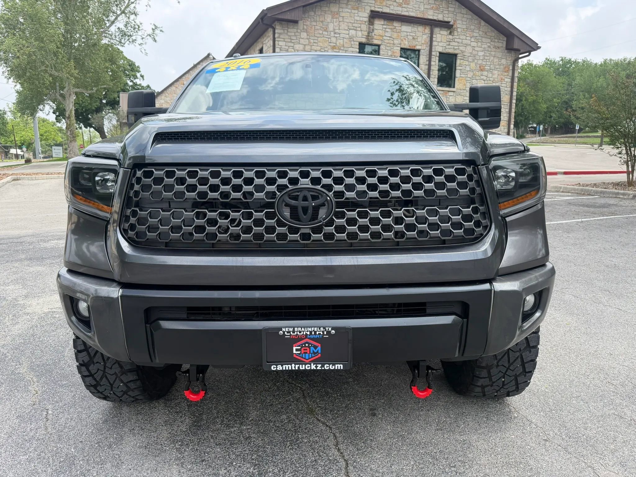 Used 2016 Toyota Tundra SR5 w/ SR5 Upgrade Package AWD/4WD image 2
