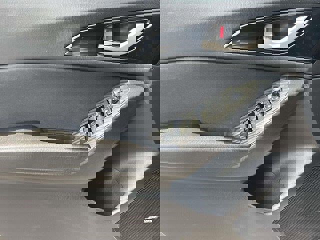 Used 2014 MAZDA MAZDA3 i Touring w/ Technology Package image 22