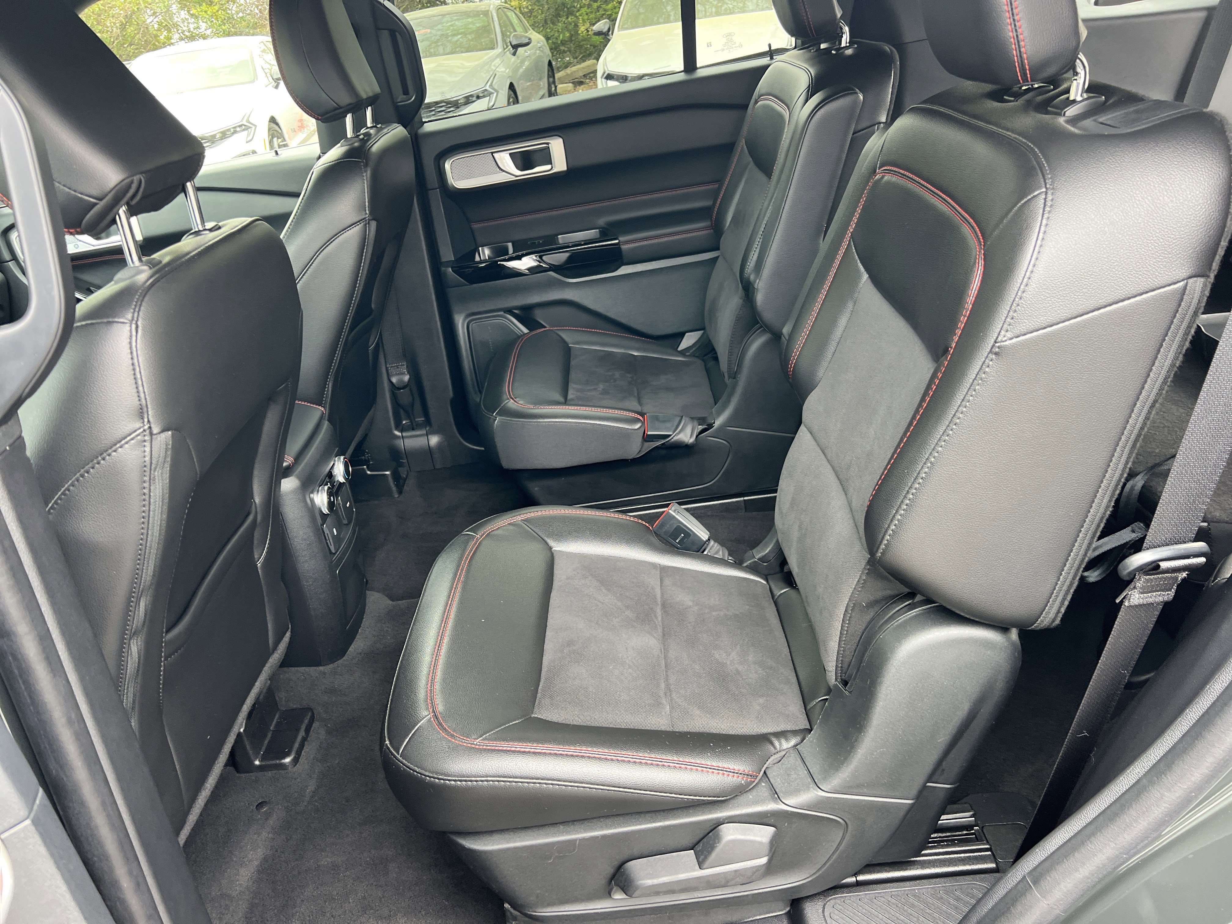 Used 2022 Ford Explorer ST-Line w/ Class IV Trailer Tow Package image 20