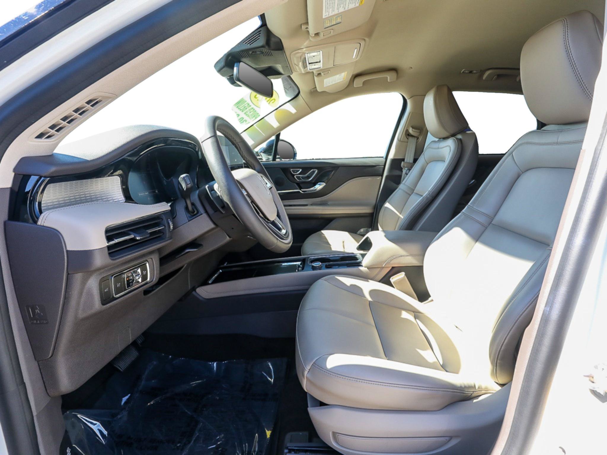 Certified 2023 Lincoln Corsair FWD image 12