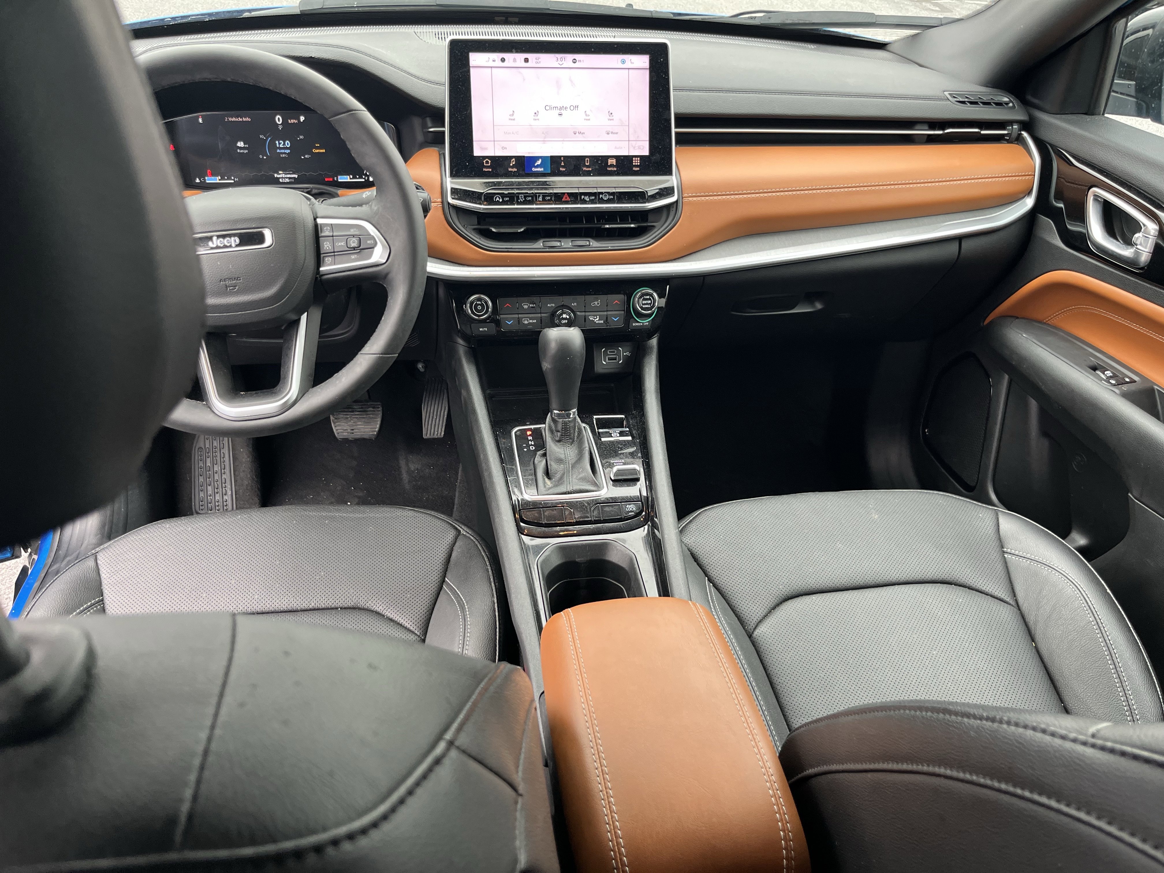 Used 2023 Jeep Compass Limited image 17