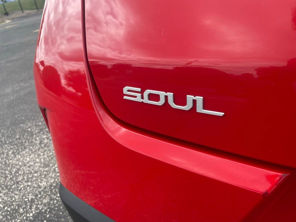 Used 2023 Kia Soul LX image 10