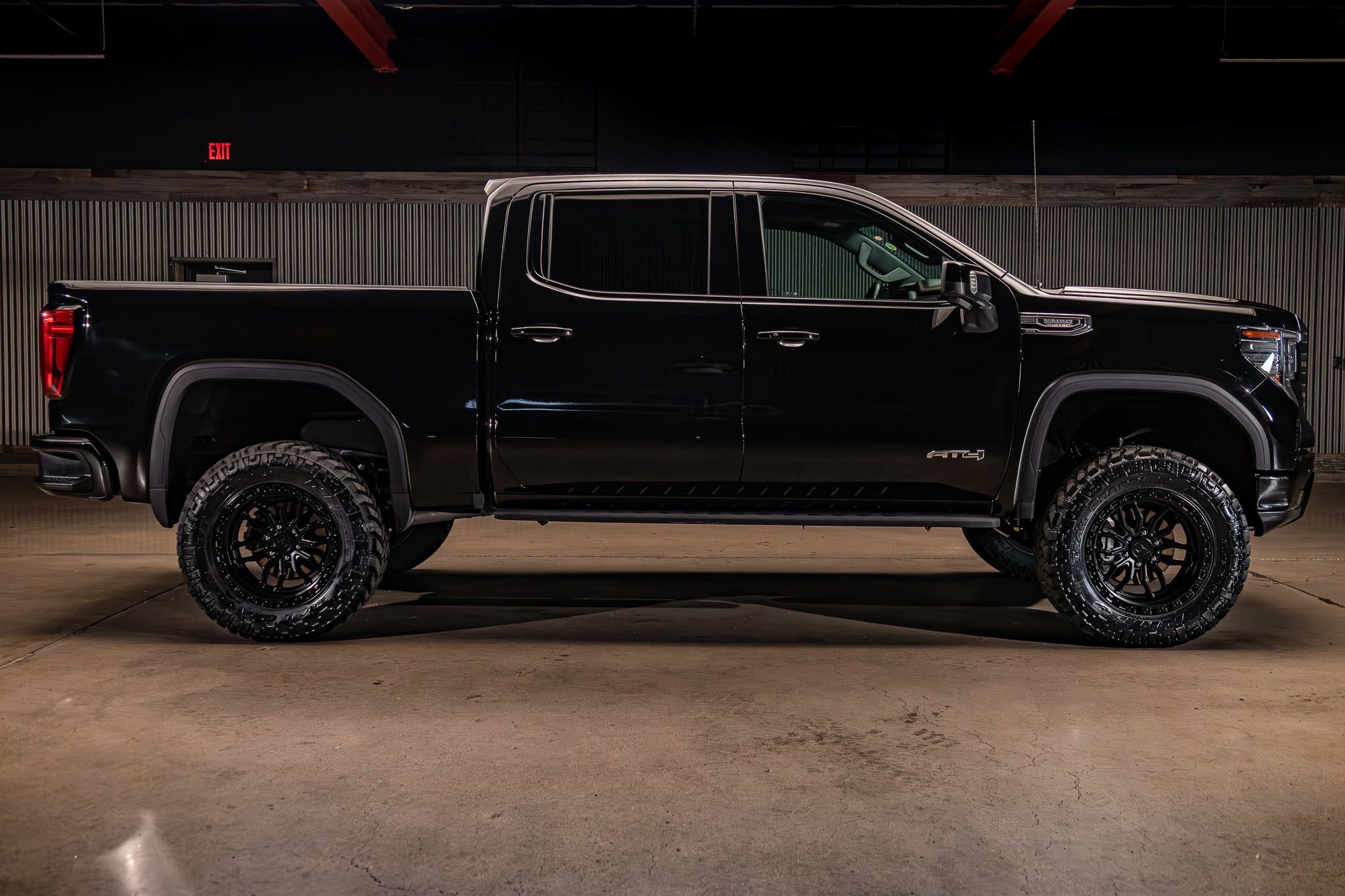 Used 2023 GMC Sierra 1500 AT4 w/ AT4 Premium Package AWD/4WD image 11