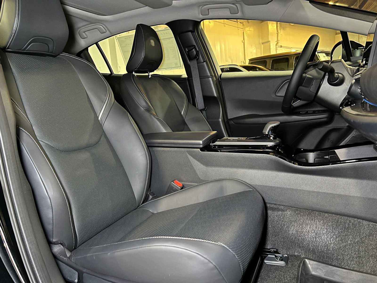 Used 2025 Toyota Prius AWD image 13