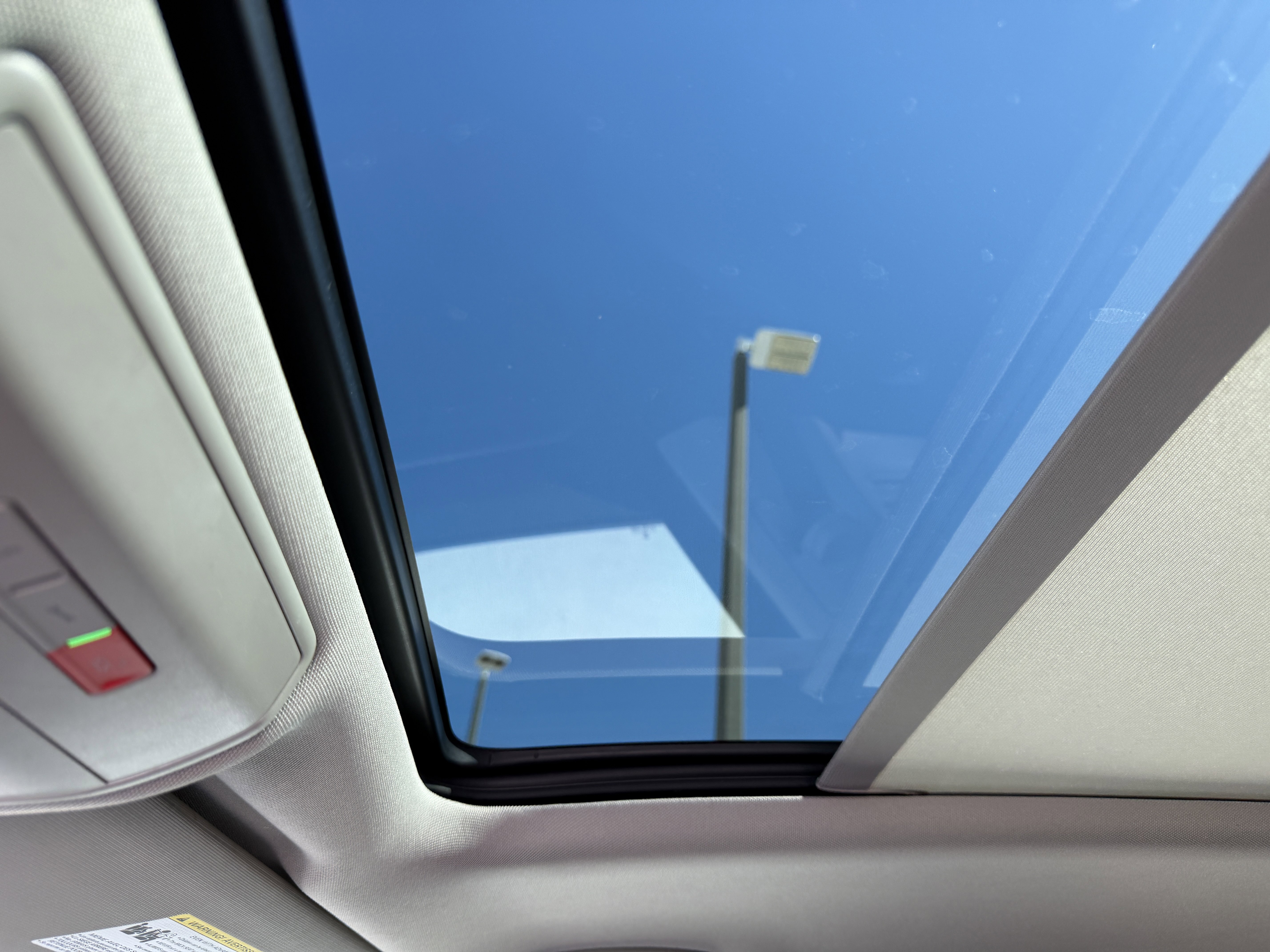 Used 2021 Volkswagen Atlas SEL Premium image 17