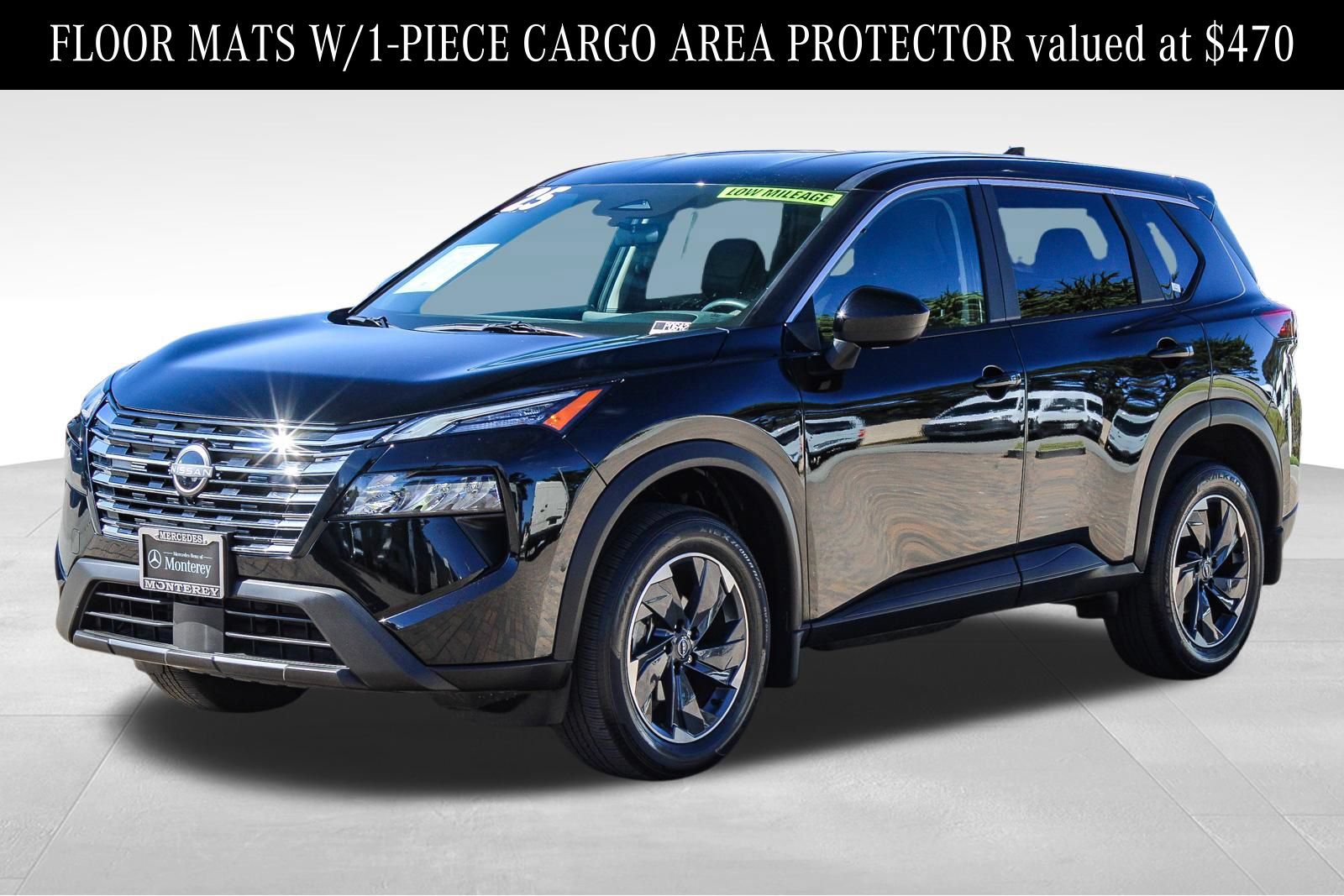 Used 2025 Nissan Rogue SV FWD image 3