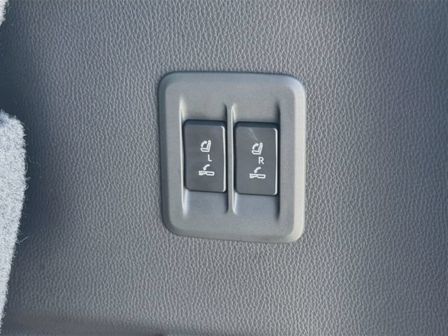 Used 2025 Lexus GX 550 w/ Accessory Package (Z1) AWD/4WD image 13