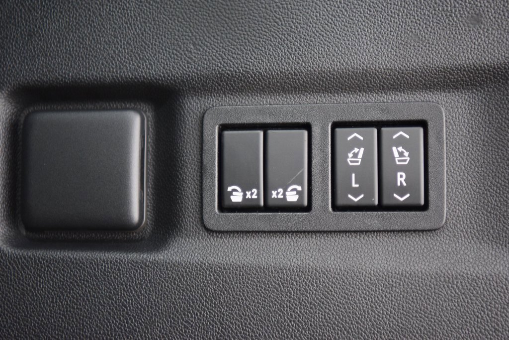 Used 2021 GMC Yukon XL Denali image 27