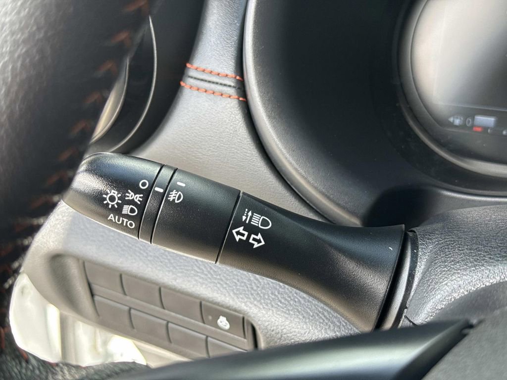 Used 2023 Nissan Kicks SR w/ SR Premium Package FWD image 35