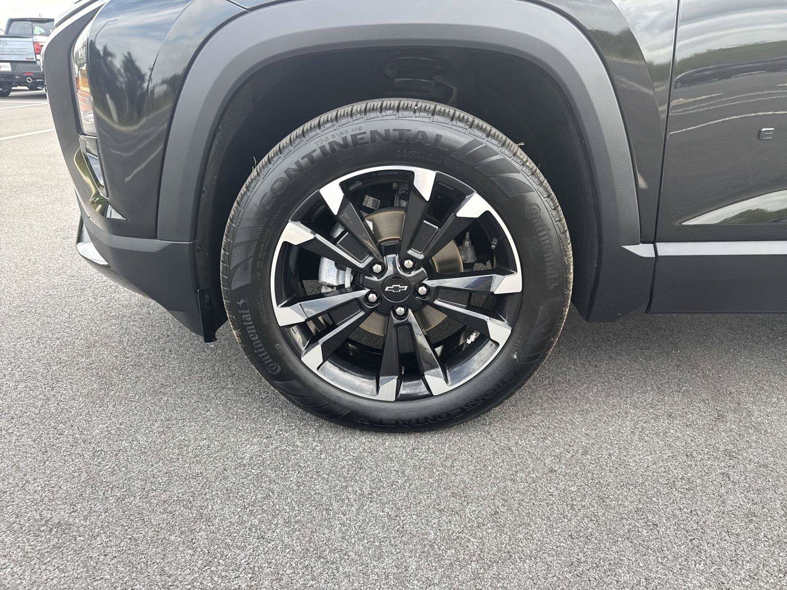 Used 2025 Chevrolet Equinox RS w/ Safety and Technology Package AWD/4WD image 10