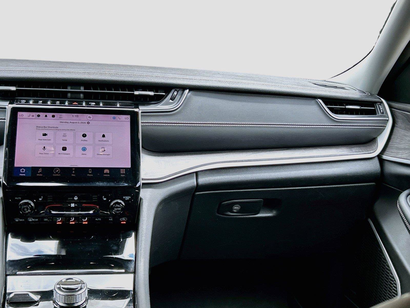 Used 2022 Jeep Grand Cherokee Limited AWD/4WD image 19