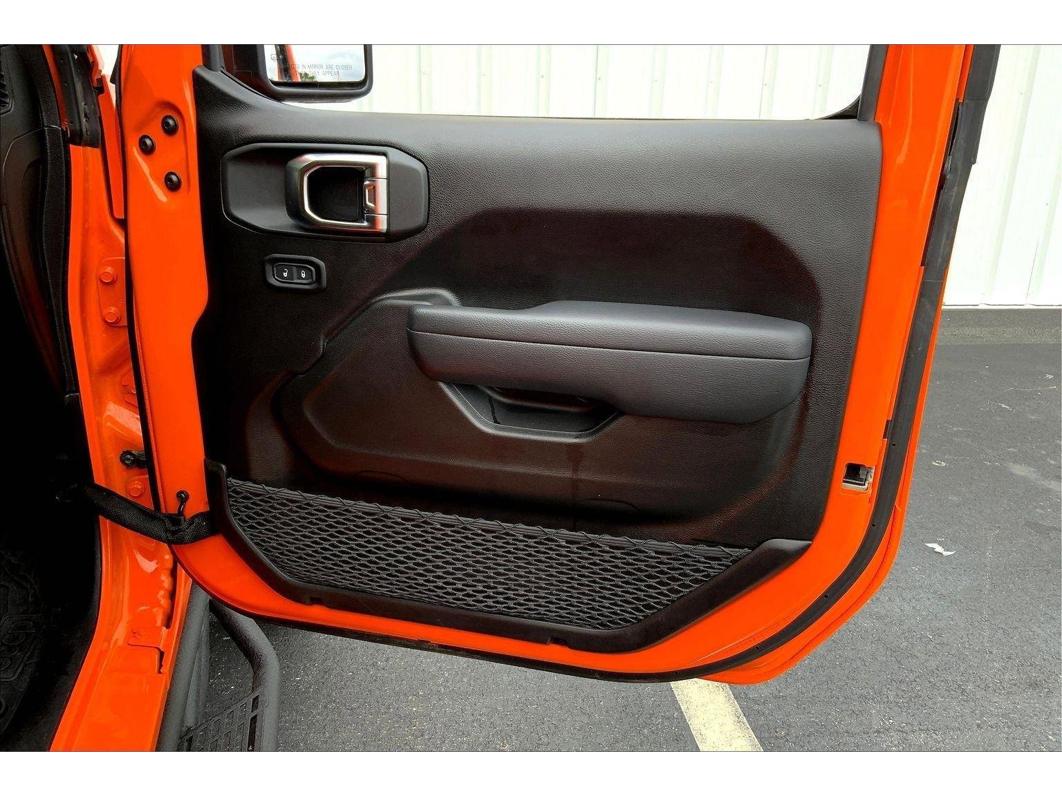 Used 2025 Jeep Wrangler Sport S image 21