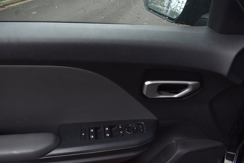 Used 2025 Kia K4 FWD image 12